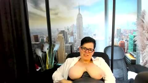 MollySun Nina Randmann online show from 10.28.25