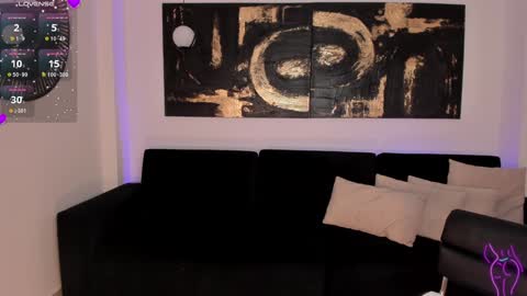 Molly Sunders online show from 12.22.24