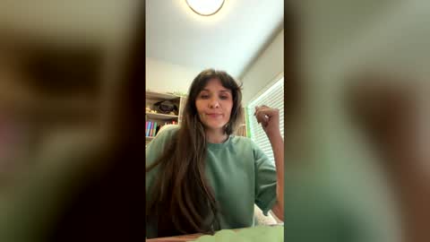 Molly online show from 06.05.26