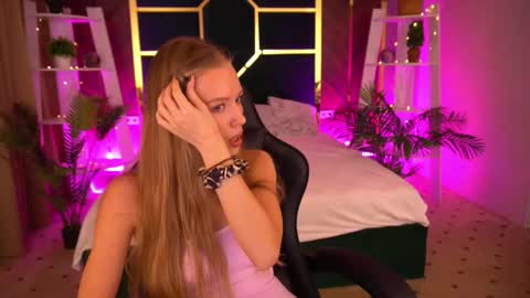 mollyymayy online show from 12.05.25