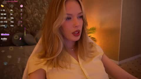 Snapshot of mollyymayy chatting on 05.17.26 mollyymayy online show from 05.17.26