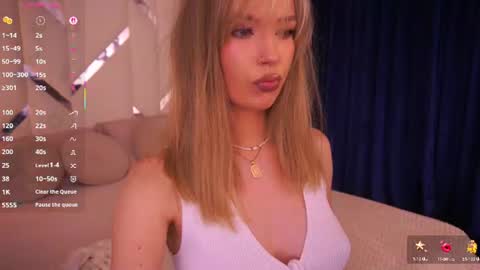 Snapshot of mollyymayy chatting on 06.14.26 mollyymayy online show from 06.14.26