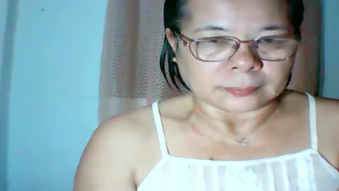 Snapshot of mombastic55 chatting on 05.18.26 mombastic55 online show from 05.18.26