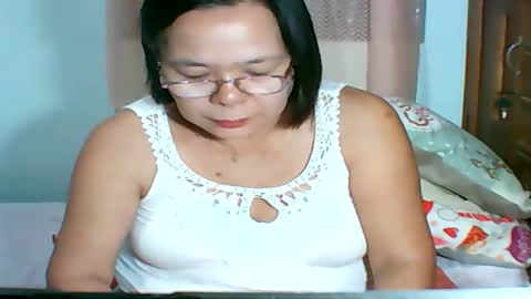 Snapshot of mombastic55 chatting on 05.23.26 mombastic55 online show from 05.23.26