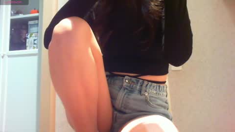 Snapshot of momentbeforedown chatting on 02.23.25 Hailey online show from 02.23.25