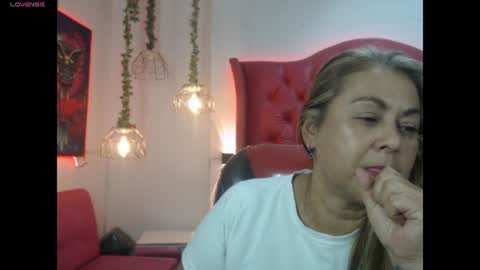 Snapshot of mommy_sex_ chatting on 08.07.26 mommy_sex_ online show from 08.07.26