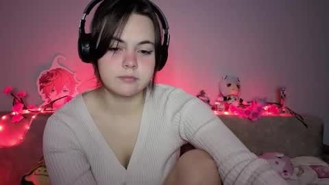 Momo online show from 03.12.26