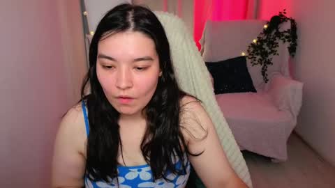 Snapshot of momorins chatting on 05.18.26 Momo online show from 05.18.26