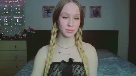 Snapshot of mona__liza chatting on 02.15.26 Mona online show from 02.15.26