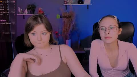 Snapshot of mona_cloud chatting on 10.19.25 Mona online show from 10.19.25