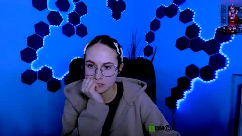 Mona  online show from 02.14.26