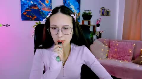 Snapshot of mona_cloud chatting on 07.16.26 Mona online show from 07.16.26