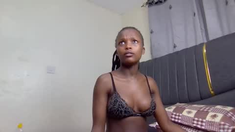 Mona online show from 09.17.25