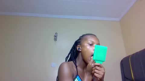 Mona online show from 11.10.25