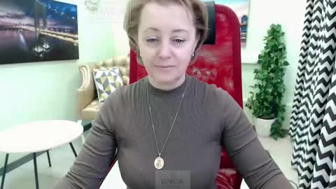 Snapshot of mona_w chatting on 03.22.26 Mona online show from 03.22.26