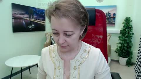 Snapshot of mona_w chatting on 03.31.26 Mona online show from 03.31.26