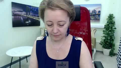 Snapshot of mona_w chatting on 04.02.26 Mona online show from 04.02.26