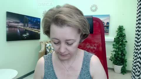 Snapshot of mona_w chatting on 04.04.26 Mona online show from 04.04.26