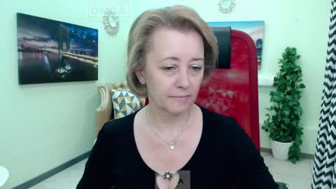 Snapshot of mona_w chatting on 04.09.26 Mona online show from 04.09.26