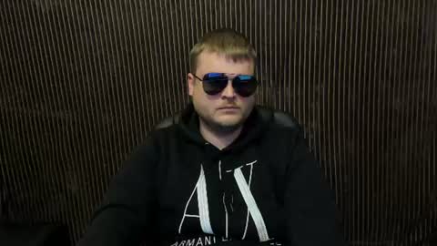 Snapshot of moneycumshot chatting on 07.21.26 Alex online show from 07.21.26