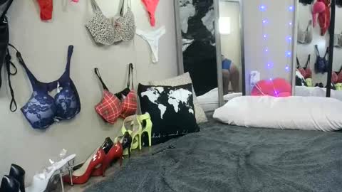 Monica online show from 06.08.26