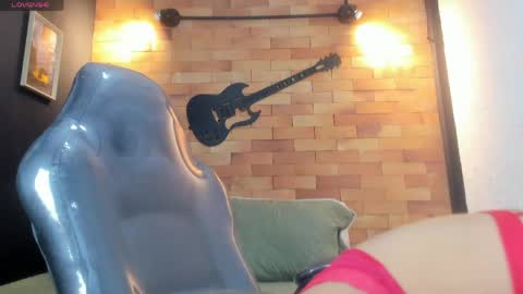 Snapshot of monica_robles_ chatting on 05.20.26 monica_robles_ online show from 05.20.26