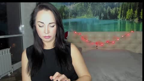 Snapshot of monica_weisss chatting on 01.08.25 monica_weisss online show from 01.08.25