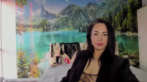 Snapshot of monica_weisss chatting on 01.14.25 monica_weisss online show from 01.14.25