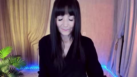 Snapshot of monicacheerful chatting on 11.29.25 Monica online show from 11.29.25