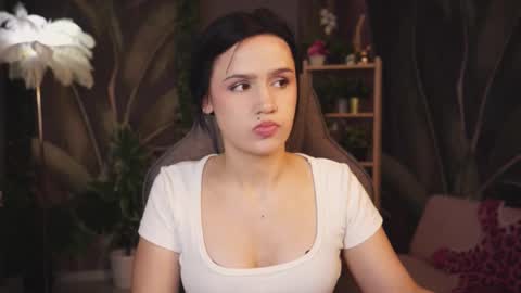 Snapshot of monicafarmer chatting on 05.16.26 monica online show from 05.16.26