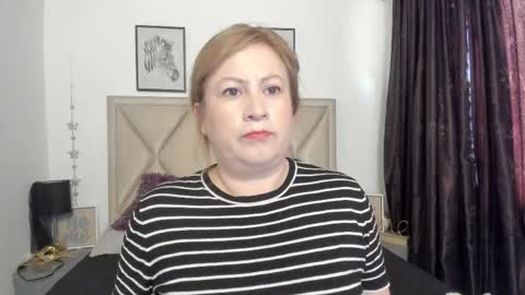 Snapshot of monicapink_ chatting on 01.19.26 Mony online show from 01.19.26