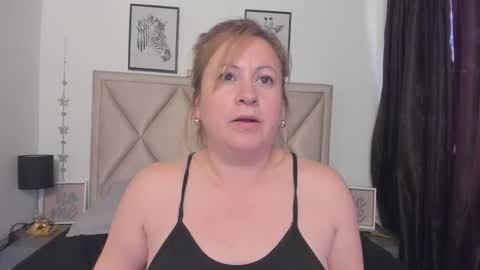 Snapshot of monicapink_ chatting on 01.31.26 Mony online show from 01.31.26