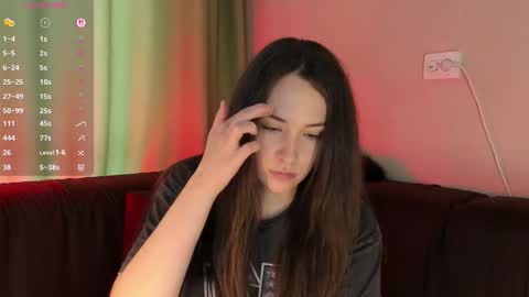 Snapshot of monicarocket chatting on 09.28.25 Monica online show from 09.28.25