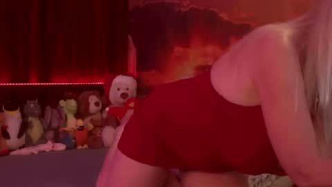 Monika    online show from 01.31.25