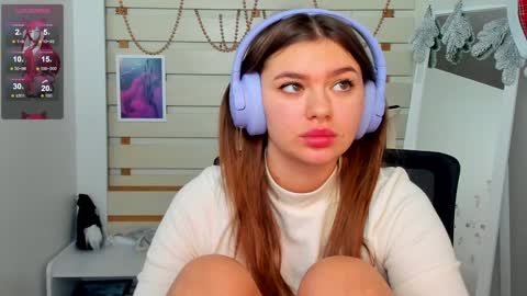 Monika online show from 12.21.24