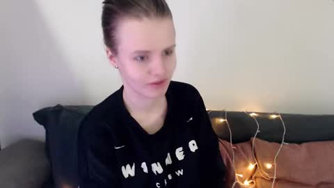 Snapshot of monikanaughty chatting on 03.09.25 monikanaughty online show from 03.09.25