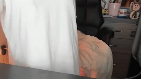 Snapshot of monilee69 chatting on 10.15.25 Monilee online show from 10.15.25