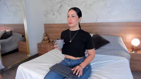 Monique  online show from 12.07.24