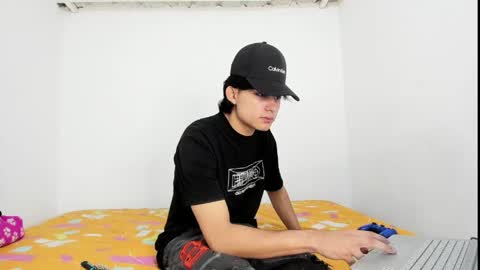 Snapshot of monky_0002 chatting on 05.21.26 monky_0002 online show from 05.21.26