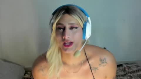 Snapshot of monojuan06 chatting on 03.10.25 veronika ind online show from 03.10.25