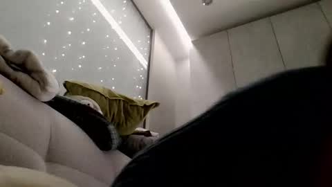 moodiemira online show from 11.05.25