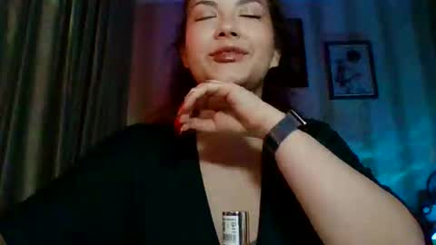 Snapshot of moodiemira chatting on 05.26.26 moodiemira online show from 05.26.26