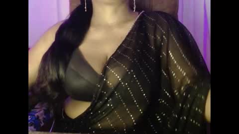 Snapshot of moody_maya chatting on 10.04.25 Maya online show from 10.04.25