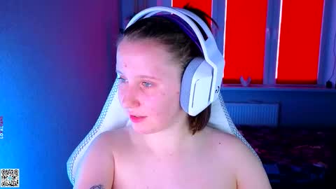 Snapshot of moon_avengers chatting on 09.16.25 Lola online show from 09.16.25