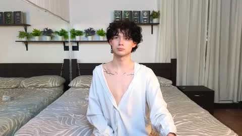 moon_gloww online show from 02.12.26