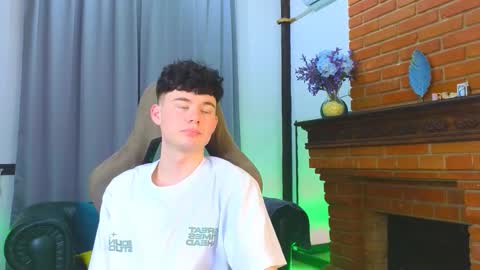 moon_gloww online show from 02.17.26