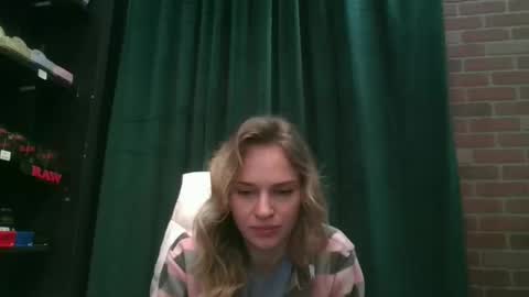 Snapshot of moon_light_girl chatting on 02.28.25 moon_light_girl online show from 02.28.25