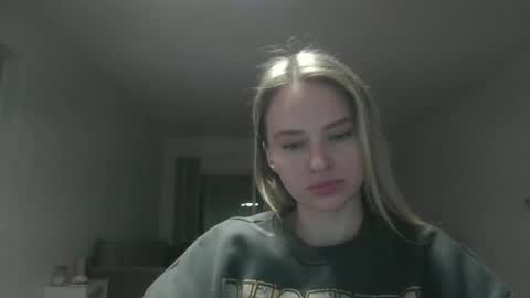 Snapshot of moon_light_girl chatting on 03.03.25 moon_light_girl online show from 03.03.25