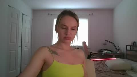 Snapshot of moon_light_girl chatting on 05.21.26 moon_light_girl online show from 05.21.26