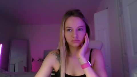 Snapshot of moon_light_girl chatting on 06.13.26 moon_light_girl online show from 06.13.26
